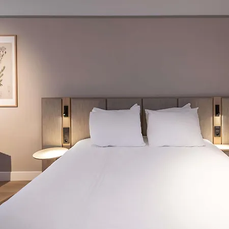 Отель Blooma Centre - Accor Handwritten Collection 4*