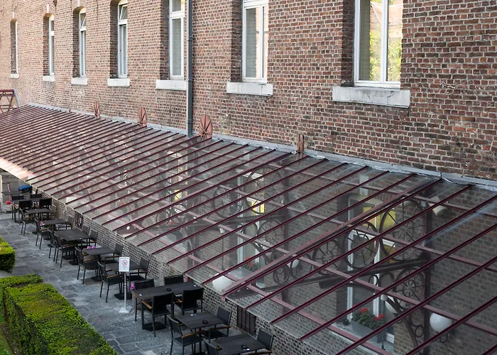 Blooma Centre - Handwritten Collection