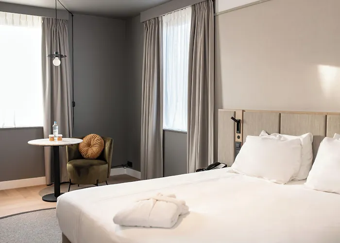 Hotel Blooma Centre - Handwritten Collection 4*