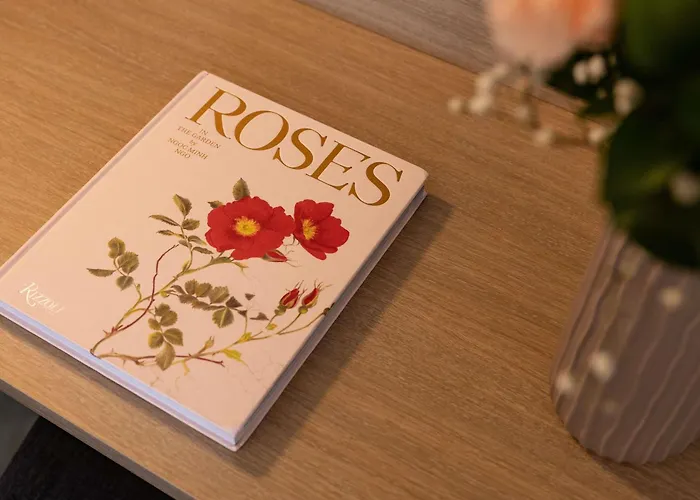 Blooma Centre - Handwritten Collection 4*