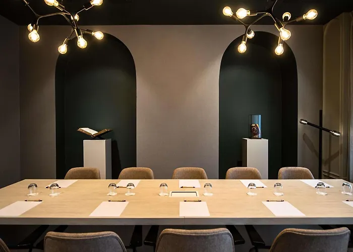 Blooma Centre - Handwritten Collection 4*