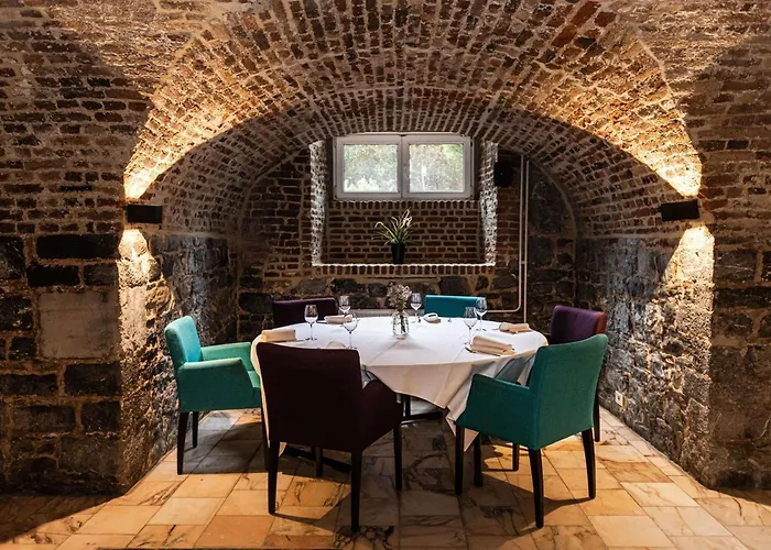 Blooma Centre - Handwritten Collection