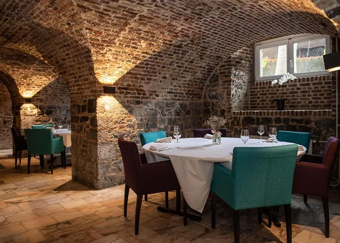 Blooma Centre - Handwritten Collection 4* Λιέγη