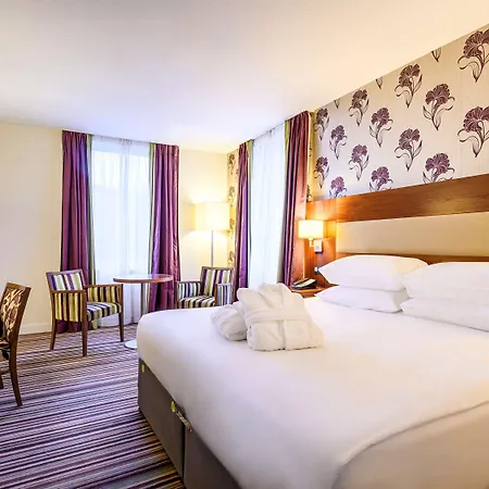 Mercure Centre Hotel 4*